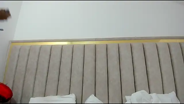 FreyaMoller online show from January 7, 2026, 2:08 pm