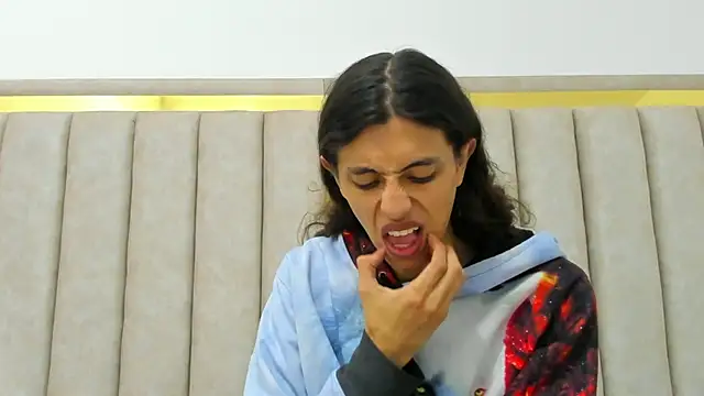 FreyaMoller online show from March 22, 2026, 6:55 pm