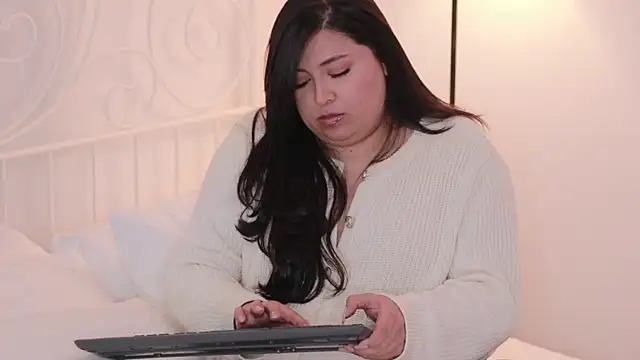 Adia  online show from February 13, 2025, 4:11 am