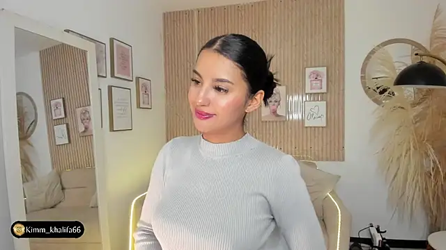 Snapshot of Kimm_khalifa chatting on January 18, 2025, 7:37 pm Kimm khalifa online show from January 18, 2025, 7:37 pm