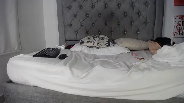 Lillebbw online show from March 1, 2025, 5:31 am