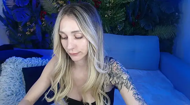 Horny Blond online show from March 4, 2025, 12:12 pm