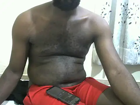 spicy-paul online show from January 7, 2026, 4:37 am