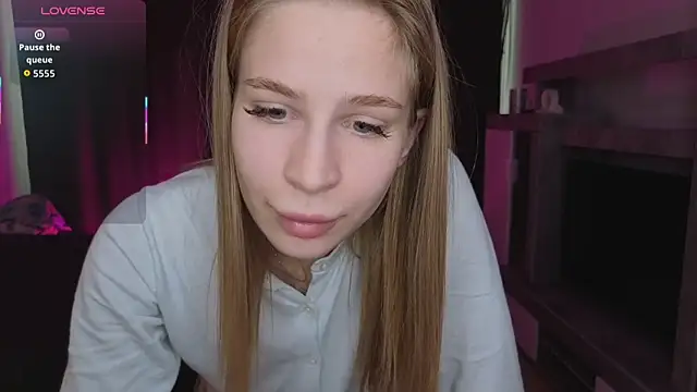 Elis Fox online show from March 13, 2026, 11:06 am