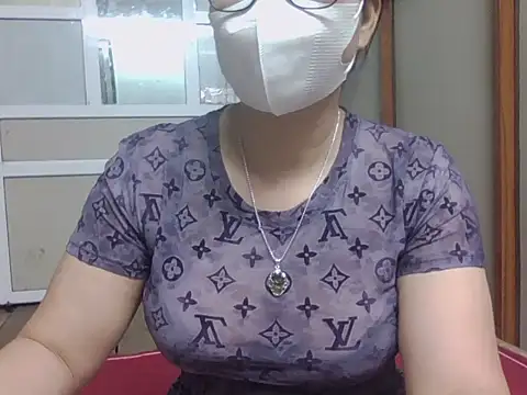 Snapshot of MaiHuong77 chatting on October 16, 2025, 12:44 am MaiHuong77 online show from October 16, 2025, 12:44 am