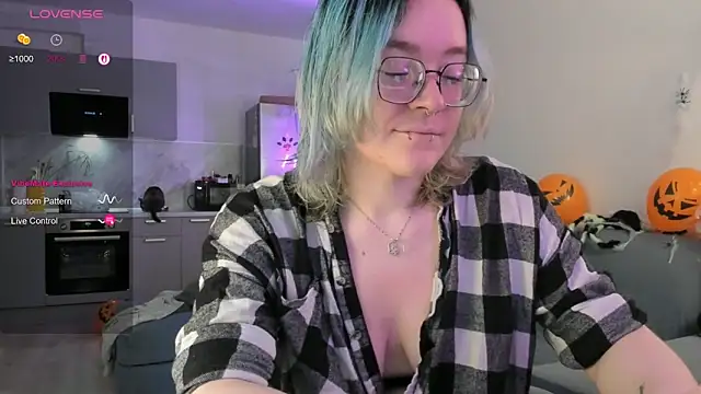 alisahug online show from October 27, 2025, 8:07 am