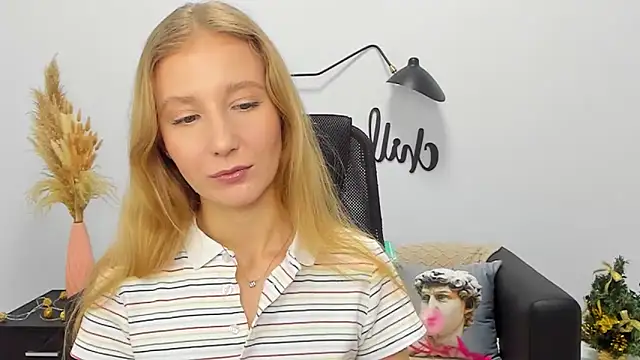 LolaWilsons online show from January 5, 2025, 1:15 pm