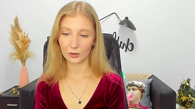 LolaWilsons online show from January 6, 2025, 1:30 pm