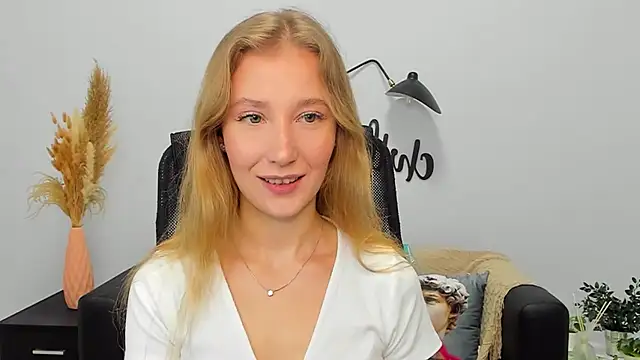 LolaWilsons online show from January 16, 2025, 6:14 am