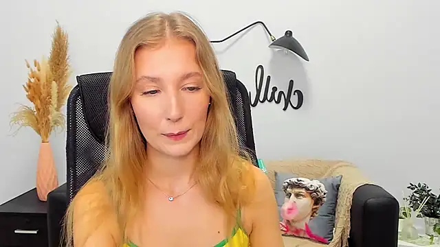 LolaWilsons online show from January 17, 2025, 12:52 pm