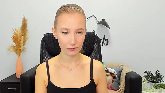 LolaWilsons online show from January 21, 2025, 6:22 am