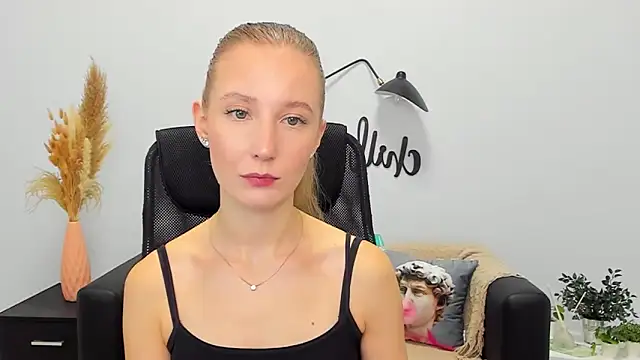 LolaWilsons online show from January 21, 2025, 10:19 am