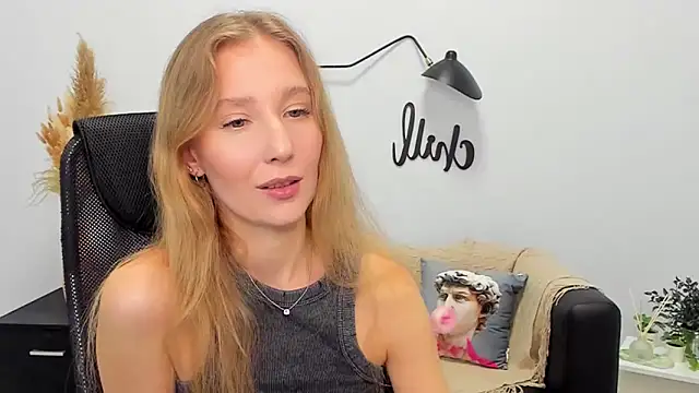 LolaWilsons online show from January 30, 2025, 9:25 am