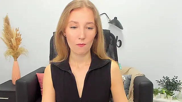 LolaWilsons online show from February 26, 2025, 6:15 am