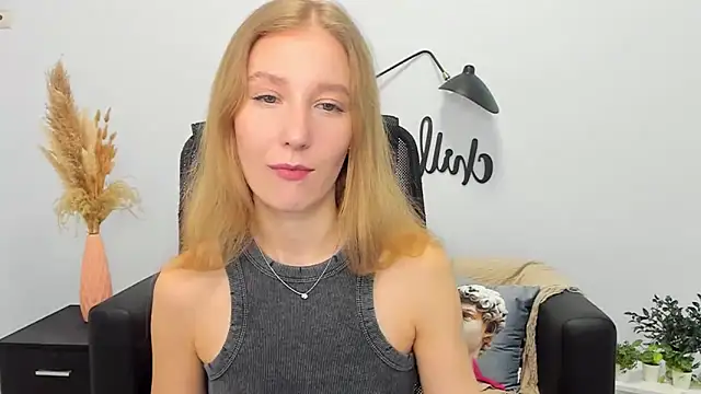 LolaWilsons online show from March 10, 2025, 7:42 am