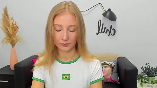 LolaWilsons online show from September 20, 2025, 8:26 am