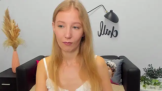 LolaWilsons online show from September 27, 2025, 8:19 am