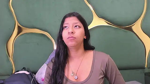 VaneLin18 online show from December 5, 2025, 7:10 pm