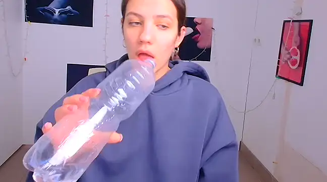 Dana Joy  online show from December 22, 2024, 10:06 am