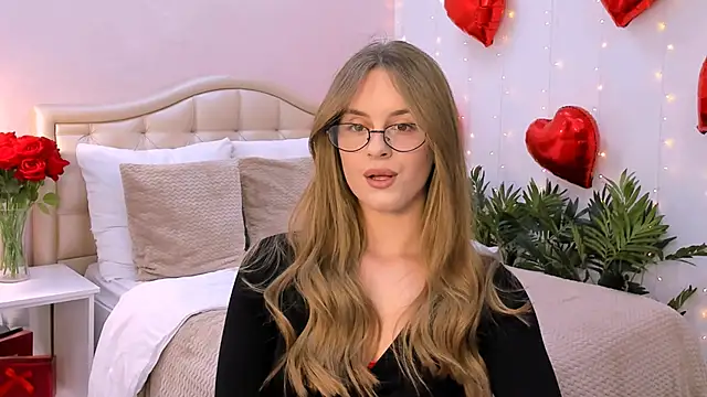 Snapshot of RozzitaBedberry chatting on March 3, 2025, 12:48 pm RozzitaBedberry online show from March 3, 2025, 12:48 pm