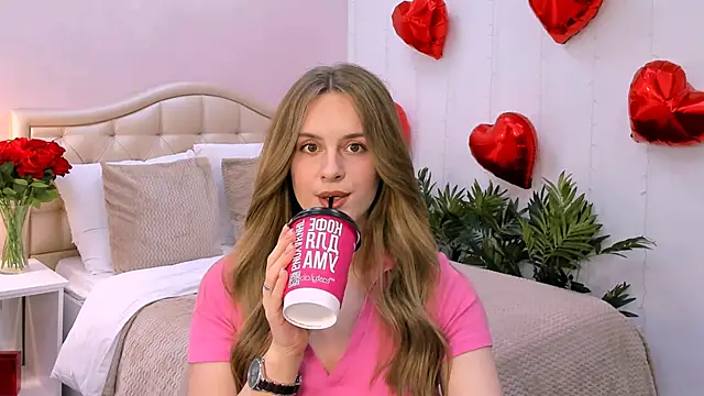 Snapshot of RozzitaBedberry chatting on March 17, 2025, 4:22 pm RozzitaBedberry online show from March 17, 2025, 4:22 pm