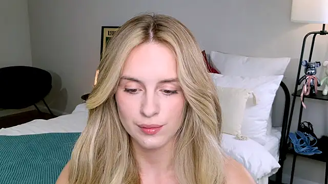 Snapshot of RozzitaBedberry chatting on September 27, 2025, 1:27 pm RozzitaBedberry online show from September 27, 2025, 1:27 pm