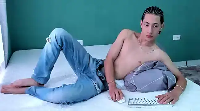 Snapshot of Chandler_ken chatting on December 3, 2024, 5:23 pm Chandler ken online show from December 3, 2024, 5:23 pm