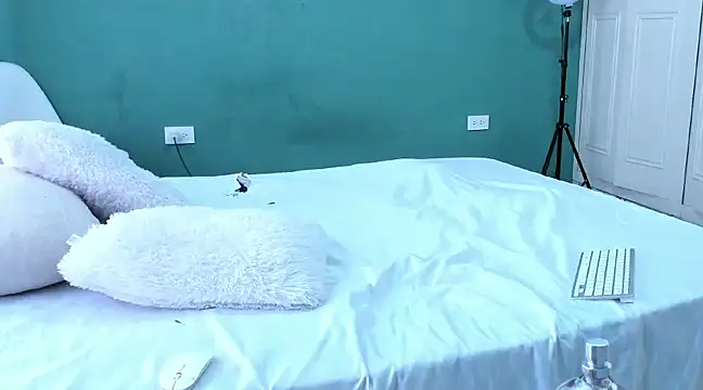 Snapshot of Chandler_ken chatting on January 18, 2025, 1:40 pm Chandler ken online show from January 18, 2025, 1:40 pm