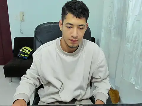 Snapshot of Chandler_ken chatting on September 29, 2025, 4:17 am Chandler ken online show from September 29, 2025, 4:17 am