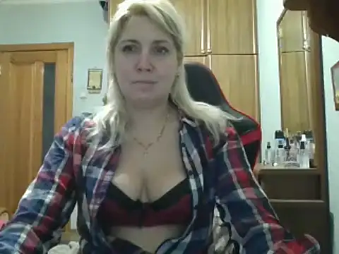 IrinaB1 online show from November 20, 2025, 4:45 am