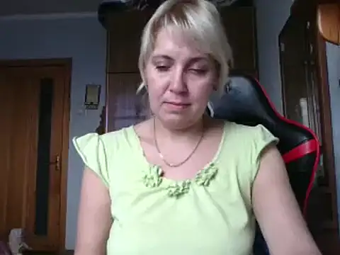 IrinaB1 online show from November 26, 2025, 8:15 am