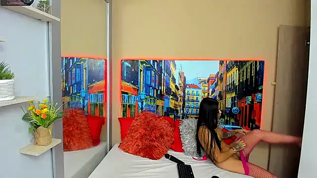 CristalLoren online show from January 22, 2025, 12:27 pm