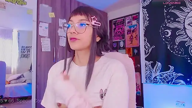 melissahowl online show from September 26, 2025, 4:44 pm