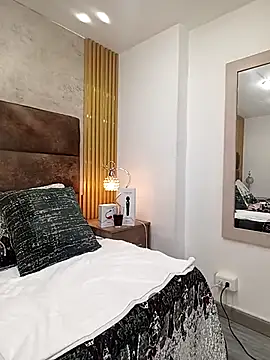 IsisBlake online show from April 6, 2026, 12:41 am