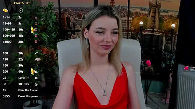 pretty little thing online show from December 5, 2024, 11:18 pm