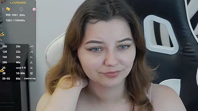 Snapshot of pretty_little_thing chatting on June 16, 2026, 5:48 pm pretty little thing online show from June 16, 2026, 5:48 pm