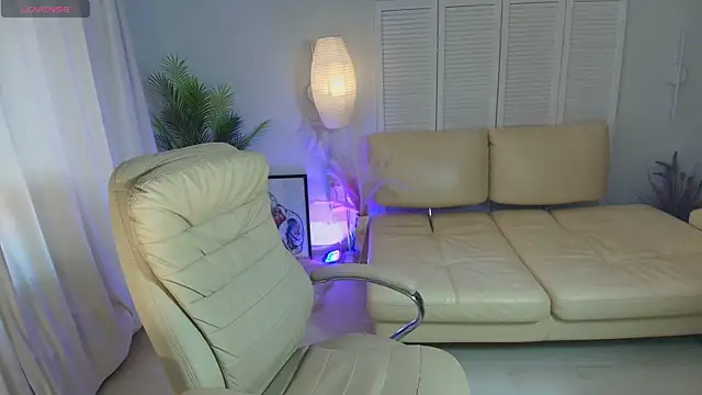 Snapshot of Daniela_Kitty_ chatting on June 25, 2026, 8:52 am Daniela Kitty online show from June 25, 2026, 8:52 am