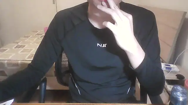 YunheLEE online show from April 2, 2026, 2:37 pm