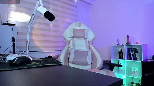 Snapshot of Gaby_Miller22 chatting on September 25, 2025, 4:11 pm Gaby Miller22 online show from September 25, 2025, 4:11 pm