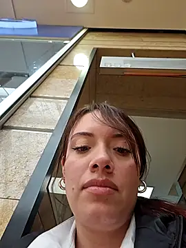 valery mora online show from February 21, 2025, 4:48 pm