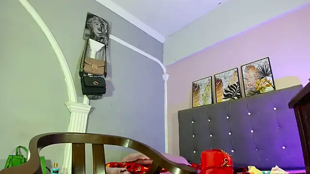 sexy-luna-star-ts online show from January 7, 2026, 8:00 pm