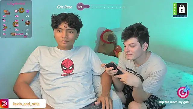 Snapshot of _Ottis_ chatting on January 15, 2025, 1:23 am Ottis online show from January 15, 2025, 1:23 am
