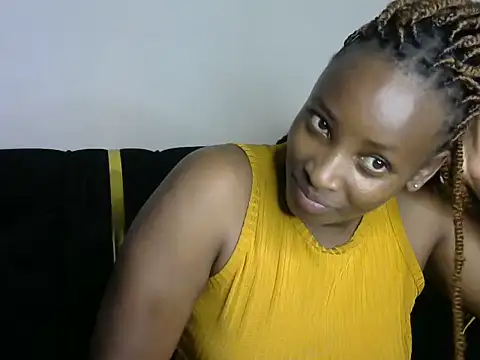 Snapshot of Sexy_dotii chatting on May 26, 2026, 8:43 am Sexy dotii online show from May 26, 2026, 8:43 am