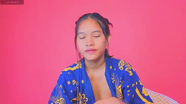 Natsu   online show from January 3, 2025, 1:59 am