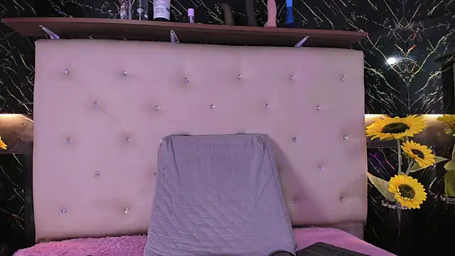 Alexa Smith   online show from October 8, 2025, 7:28 am