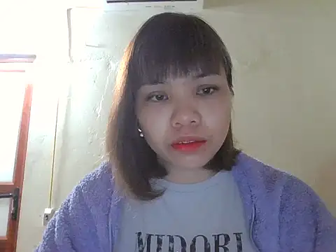 Angela-Eira online show from November 17, 2025, 9:31 pm