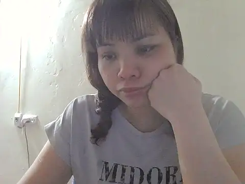 Angela-Eira online show from April 3, 2026, 11:41 am