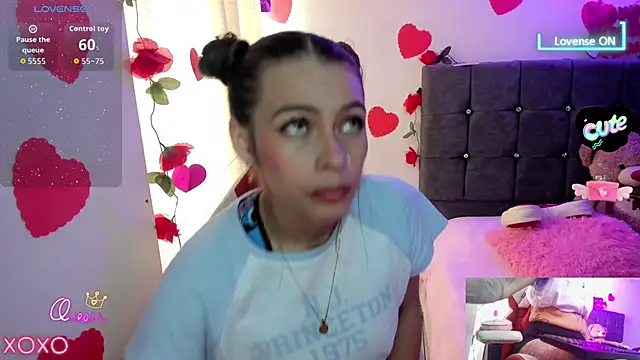 sweetlittlelisa online show from February 24, 2026, 8:40 pm