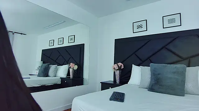 SophieCarther online show from January 28, 2025, 12:00 pm