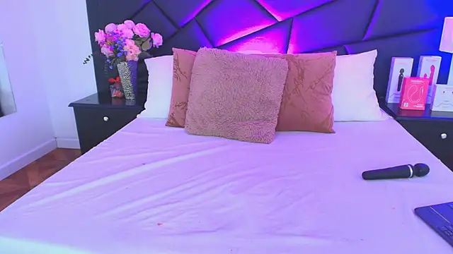 SophieCarther online show from November 14, 2025, 12:48 pm